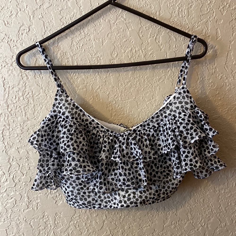 Black and white crop top